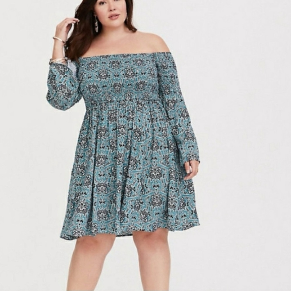 Torrid Disney Bambi dress
Boho Smocked babydoll dress
Size 5 Plus Size